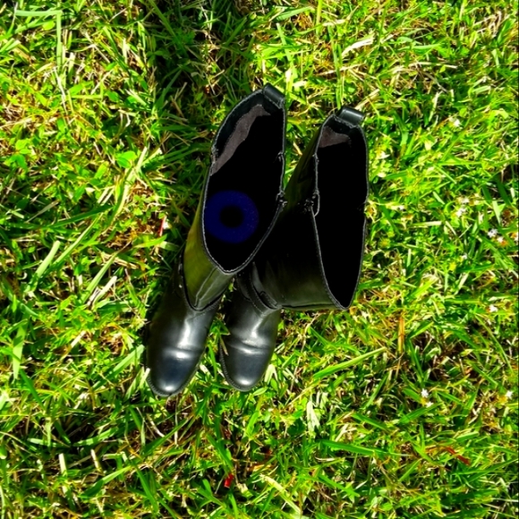 Clark's Leather Boots - Picture 3 of 12